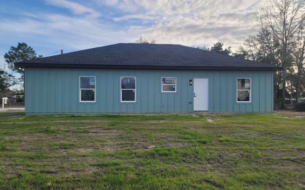 Photo of 649 NE Bailey Street, Lake City, FL 32055 (MLS # 126242)
