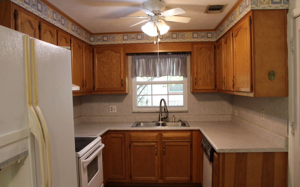 Photo of 919 NW Indian Shore Dr, Lake City, FL 32055 (MLS # 131076)