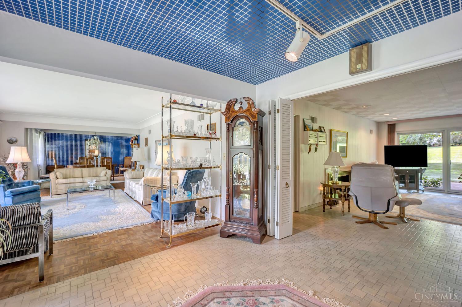 3345 Longmeadow Lane