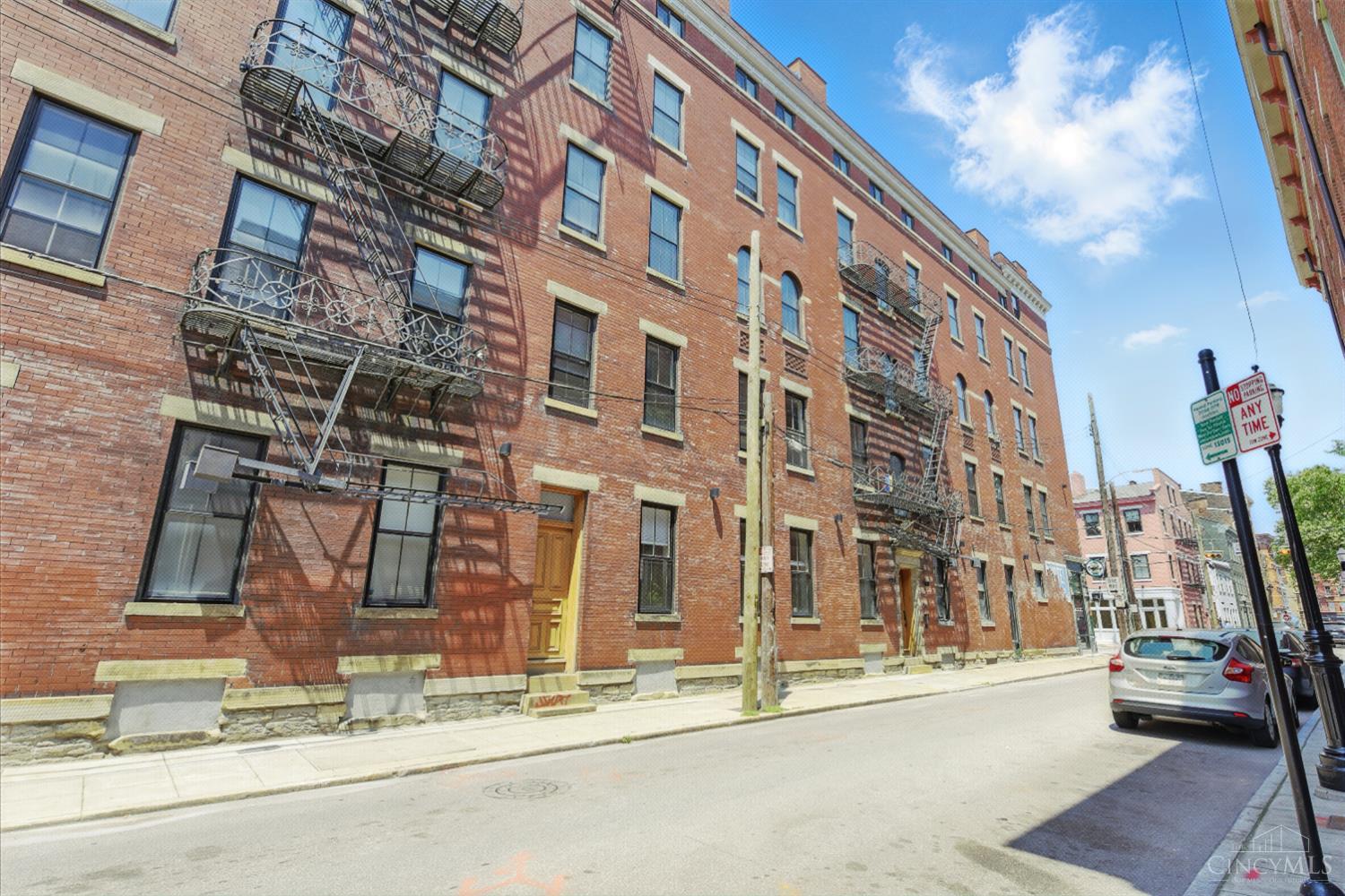 34 E Fourteenth Street 301