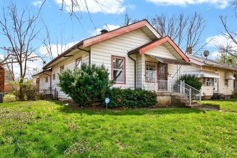 704 Seventeenth Avenue Middletown OH 45044