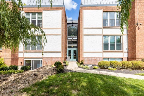 Photo of 3825 Petoskey Avenue #21, Mariemont, OH 45227 (MLS # 1891382)