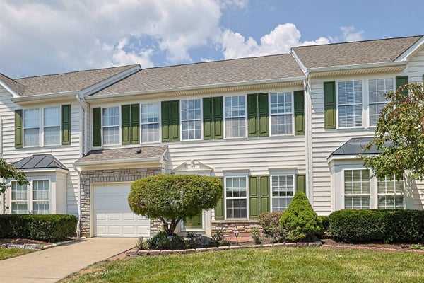 7212 BALTIC CT, NEWTOWN, OH 45244 - Image 00ec4a79c64d1d2c27e98b4a75fbf7db/2411665236