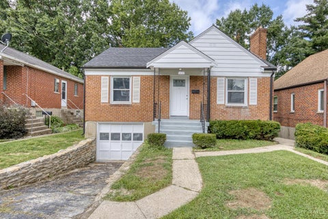 Photo of 6435 Graceland Avenue, Golf Manor, OH 45237 (MLS # 1894529)