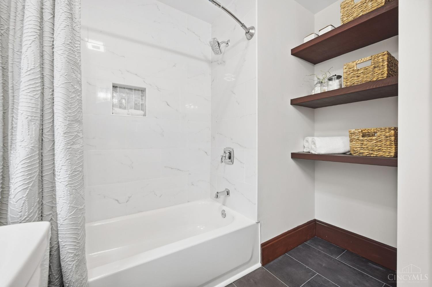 Picture for the property 1895159, 3 beds, 3 baths