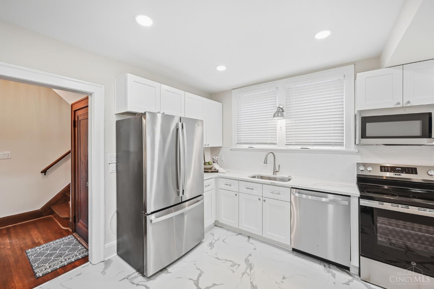 Picture for the property 1895159, 3 beds, 3 baths