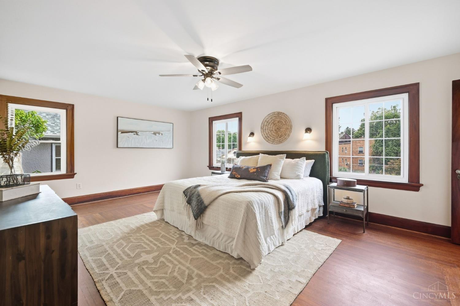Picture for the property 1895159, 3 beds, 3 baths