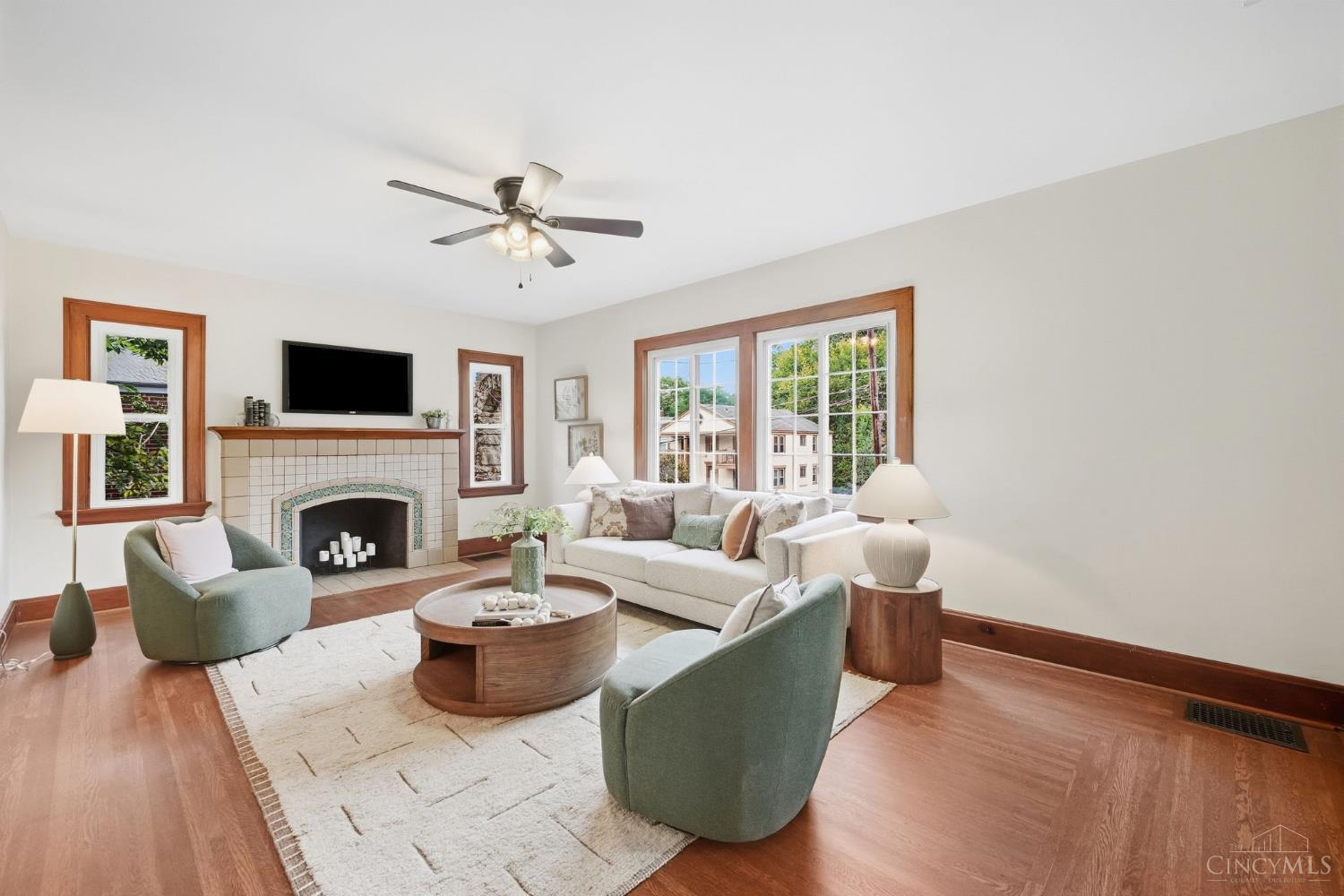 Picture for the property 1895159, 3 beds, 3 baths