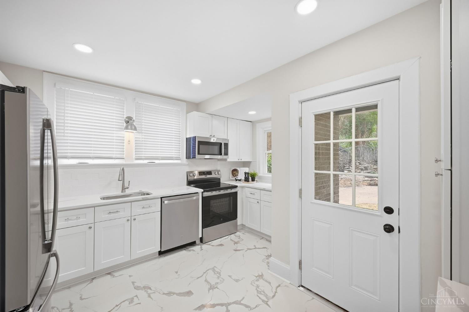 Picture for the property 1895159, 3 beds, 3 baths
