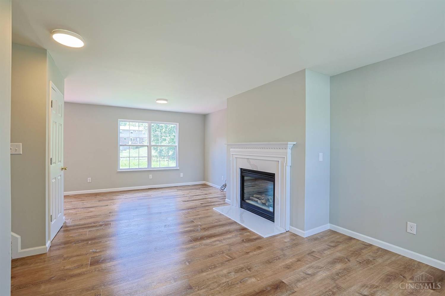 2929 Creekside Drive