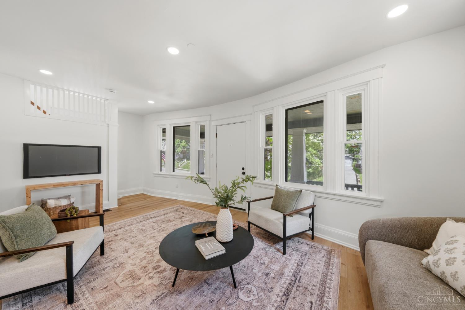 1943 Hewitt Avenue