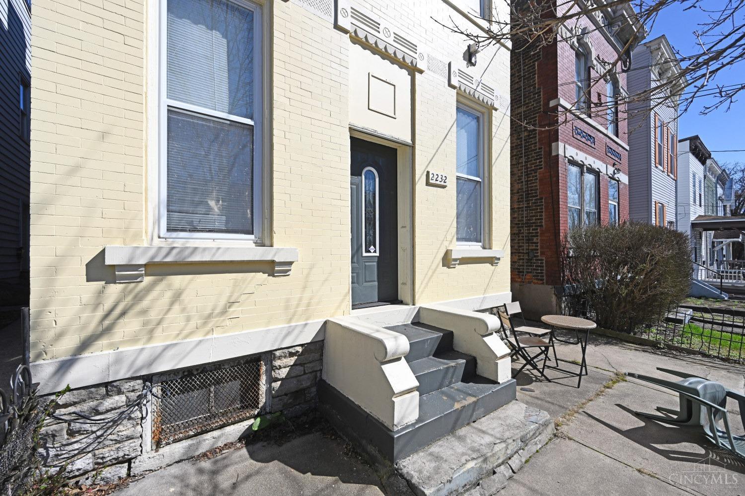 2232 Flora Street