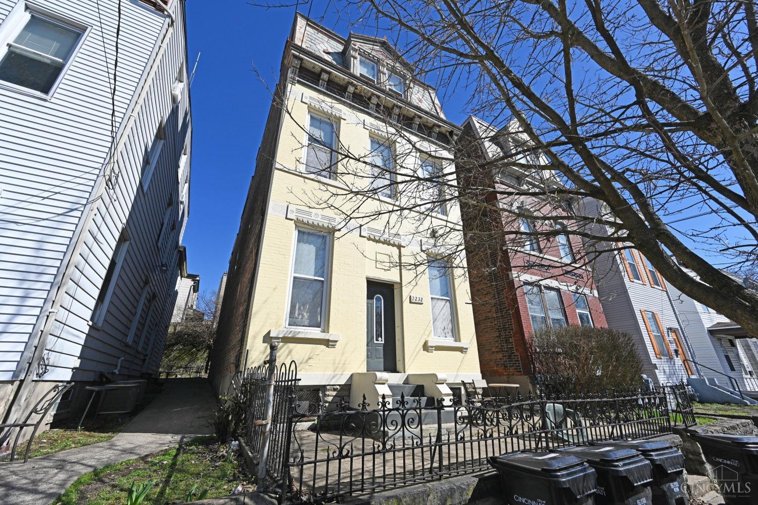 2232 Flora Street
