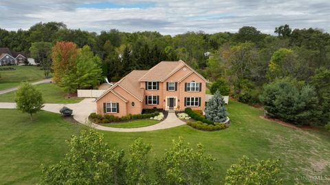 Photo of 7553 Twin Lakes Drive, Hamilton Township, OH 45152 (MLS # 1851999) Photo of 7553 Twin Lakes Drive, Hamilton Township, OH 45152 (MLS # 1851999)