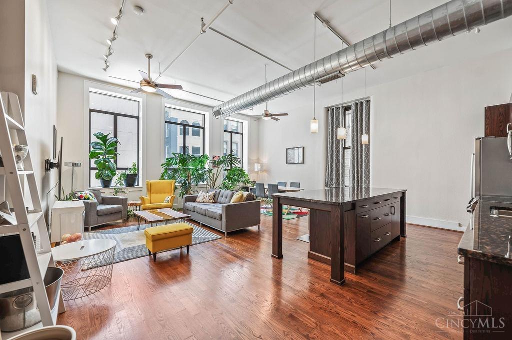 417 Vine Street 302