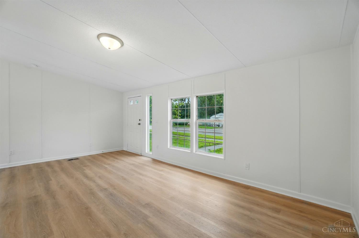 665 Diamond Loop, Middletown, Ohio image 4