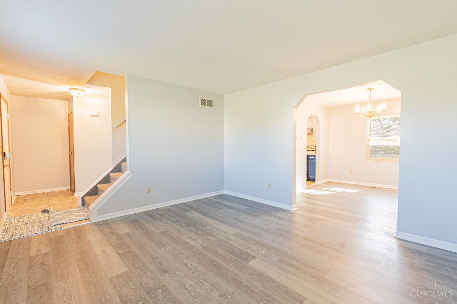 6558 Jayfield Drive, Fairfield Twp, Ohio image 11