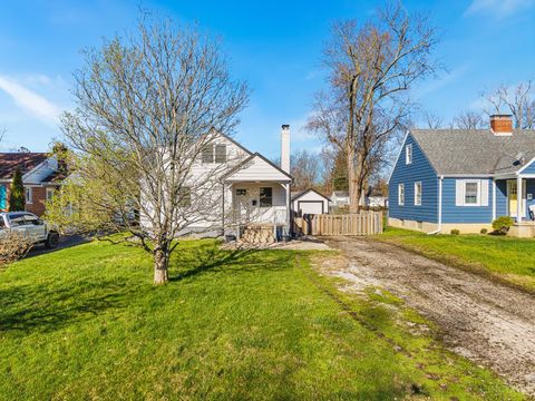 Photo of 1169 Beacon Street, Anderson Township, OH 45230 (MLS # 1871243)
