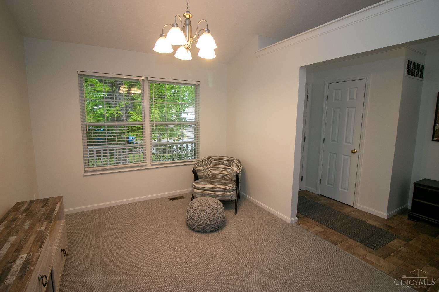 6289 Maple Grove
