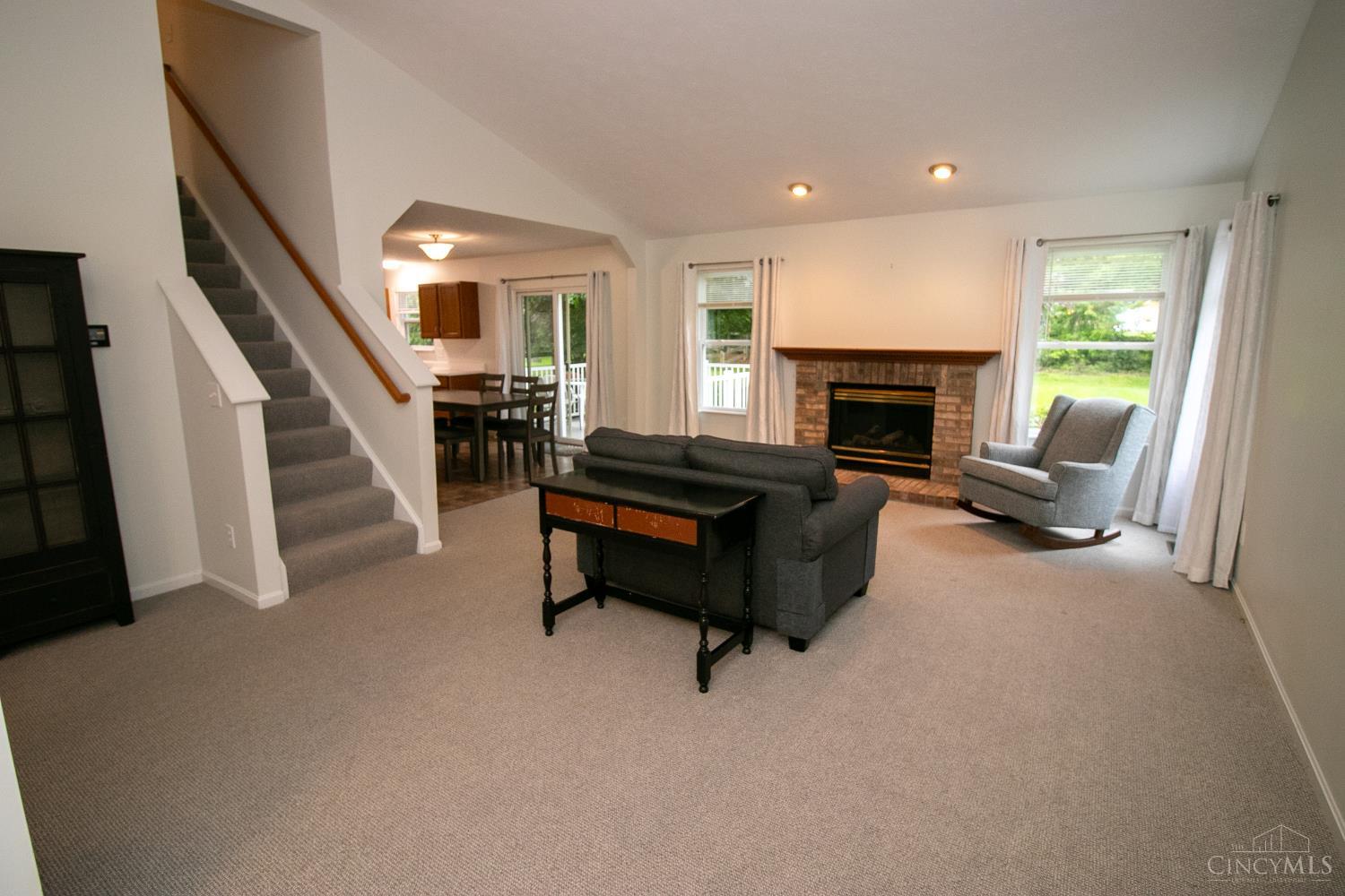 6289 Maple Grove