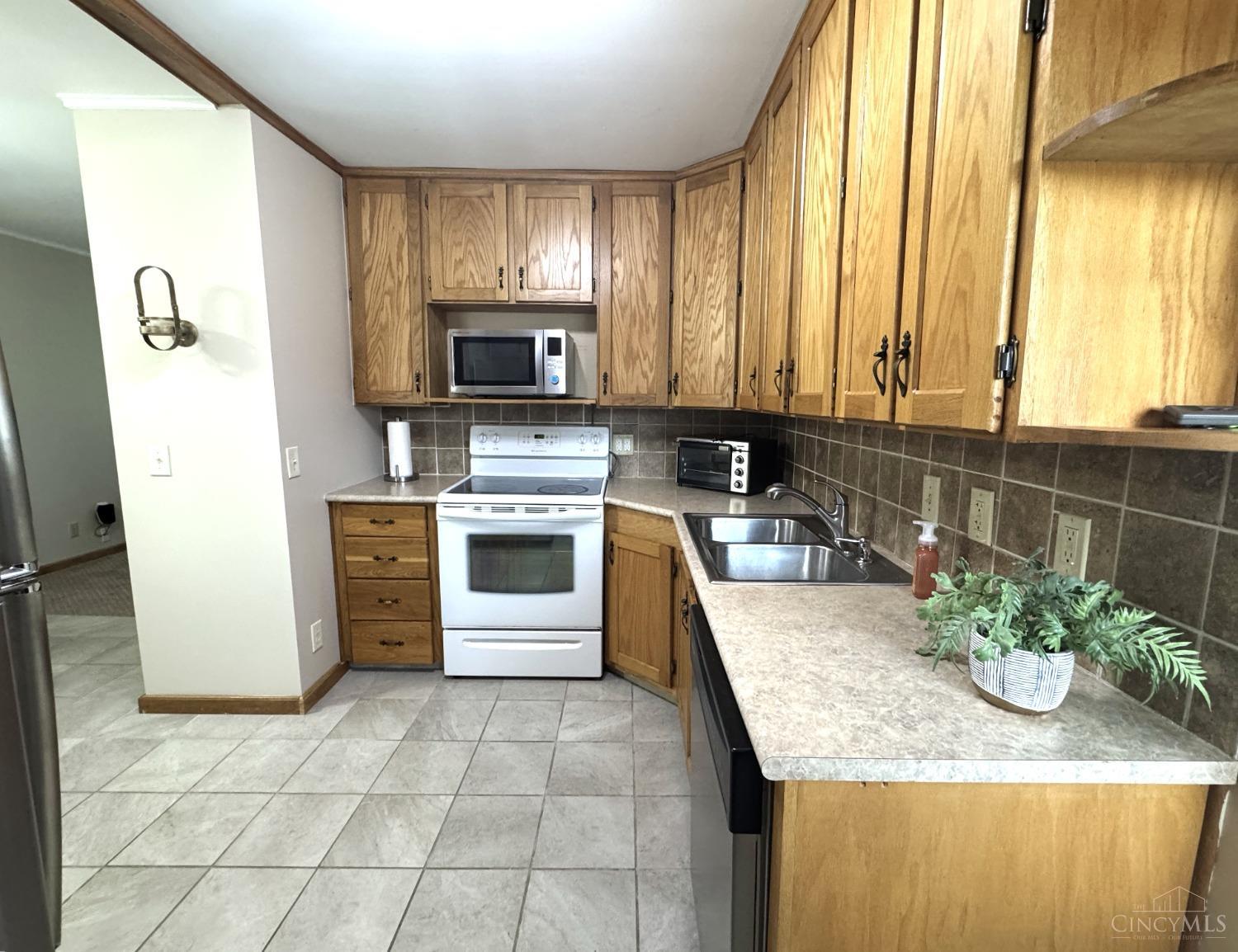 8681 Glenrose Lane, Anderson Twp, Ohio image 10