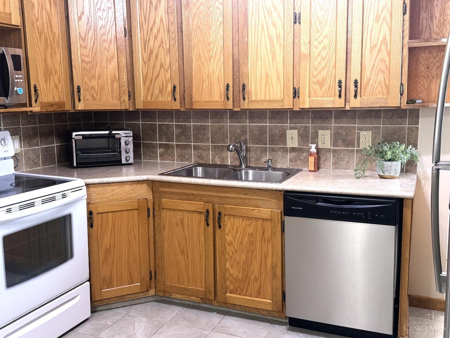 8681 Glenrose Lane, Anderson Twp, Ohio image 13