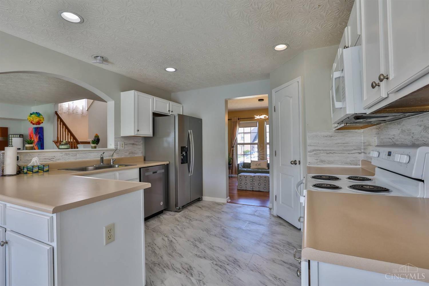 7590 Black Squirrel Trail, Hamilton, Ohio image 13