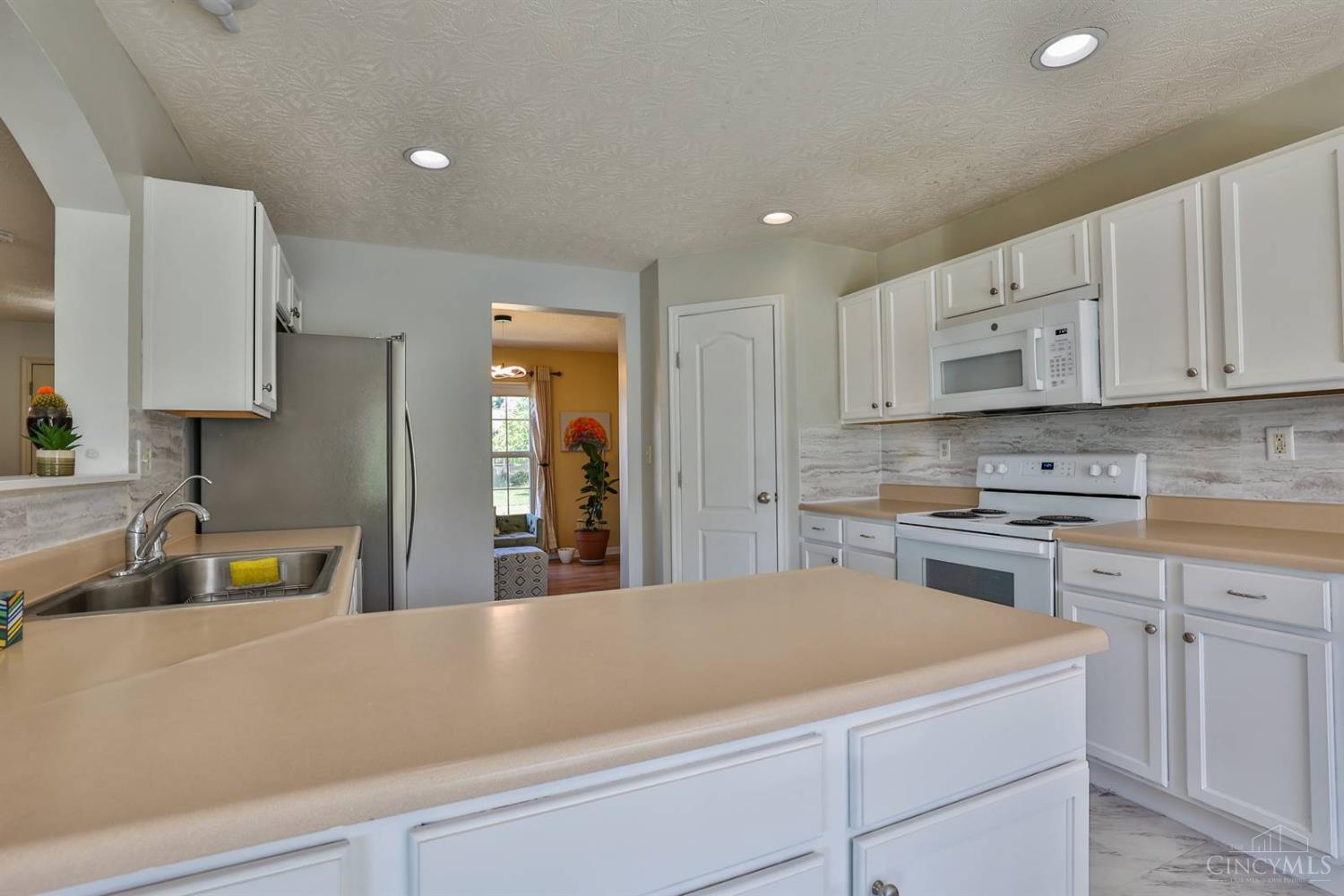 7590 Black Squirrel Trail, Hamilton, Ohio image 15