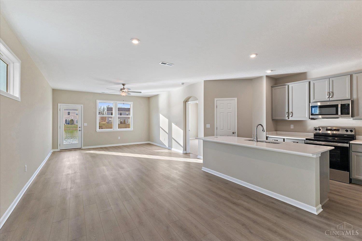 1623 Scenicview Lane