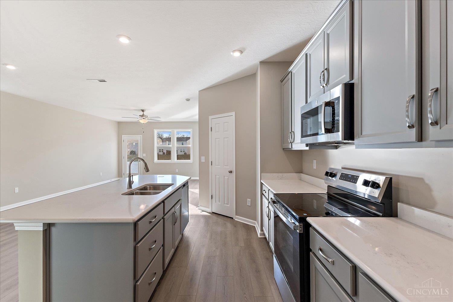 1623 Scenicview Lane