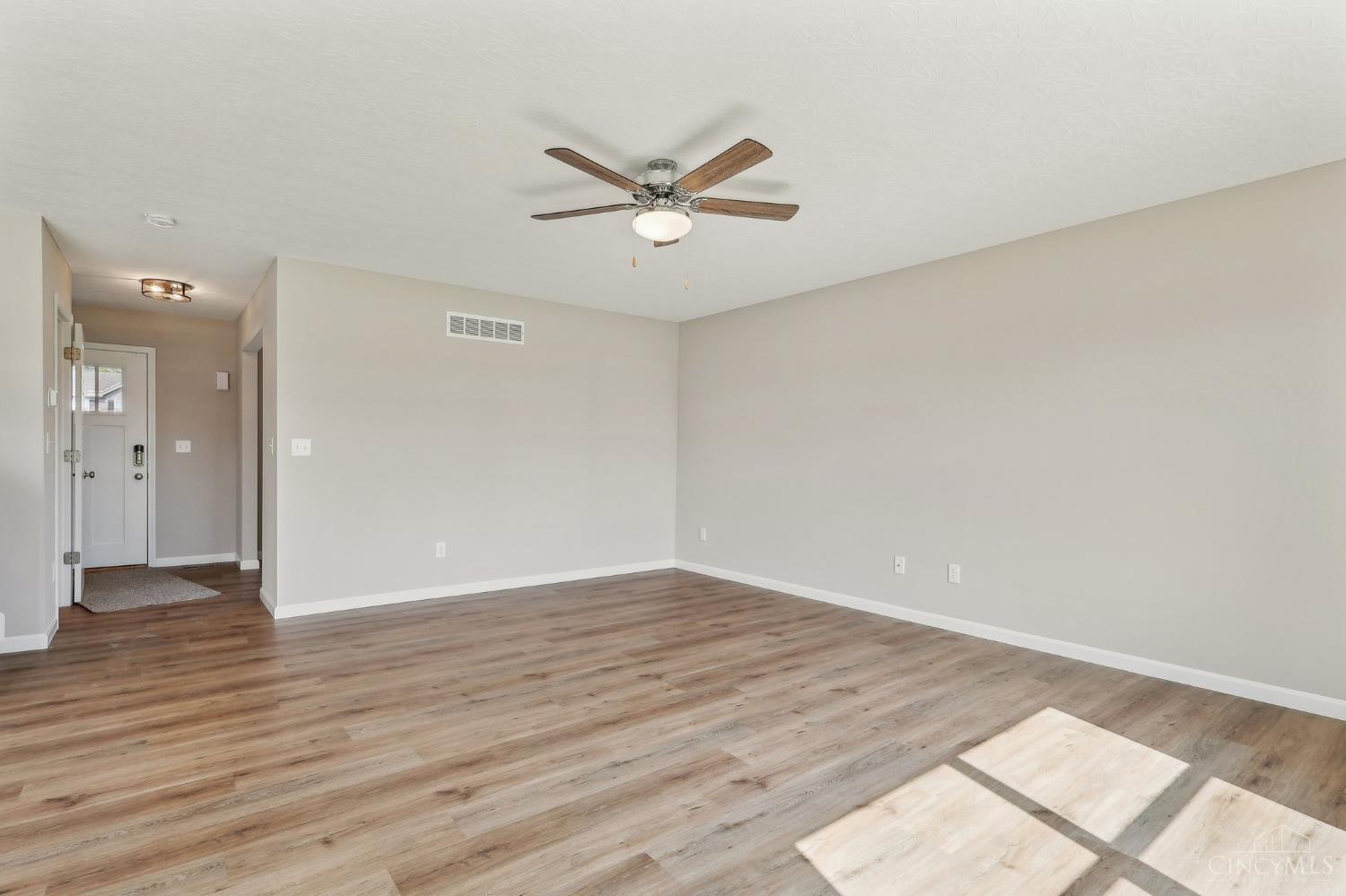 318 Selkirk Place, Trenton, Ohio image 26