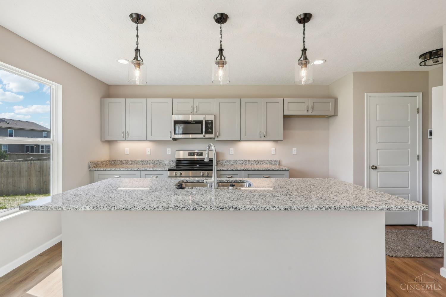 318 Selkirk Place, Trenton, Ohio image 17