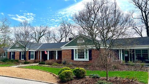 Photo of 2 Lexington Circle, Terrace Park, OH 45174 (MLS # 1873378)