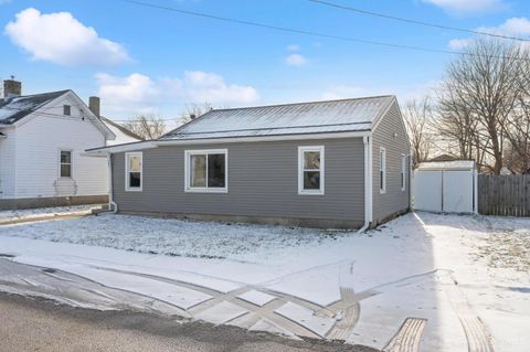 Photo of 191 Vine Street, Sabina, OH 45169 (MLS # 1864869)