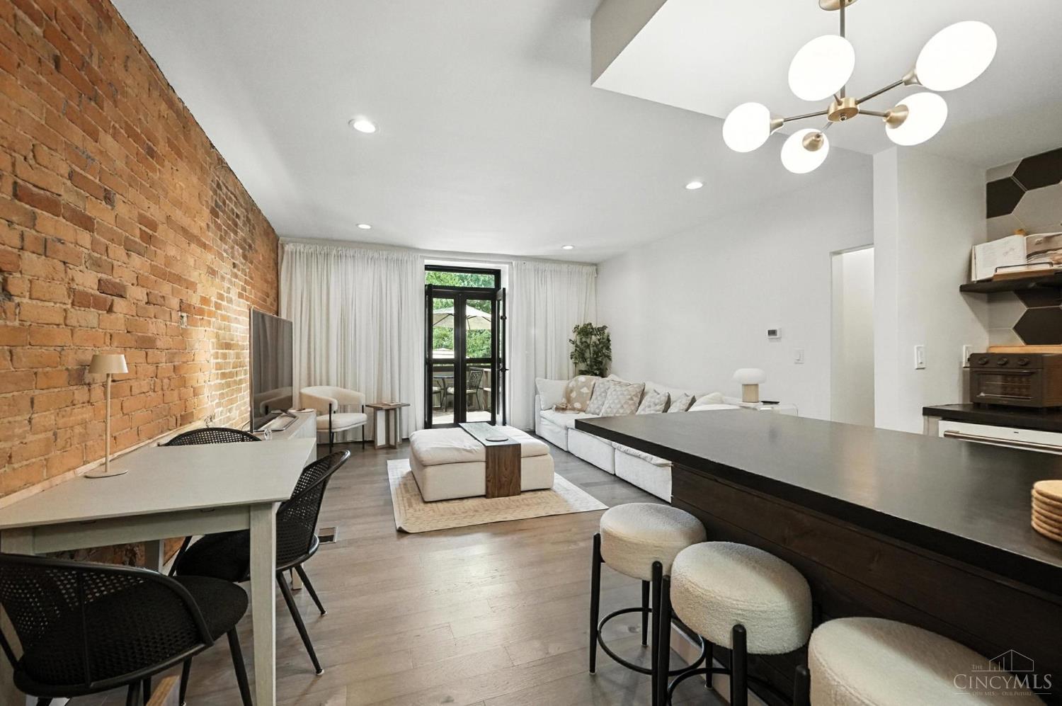 412 Liberty Hill 1B
