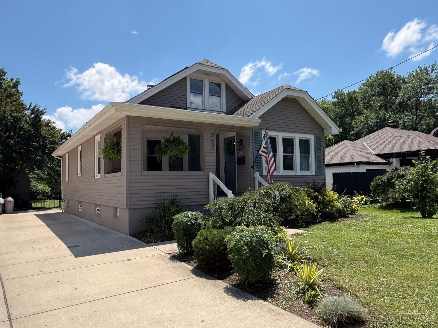 742 Barney Avenue