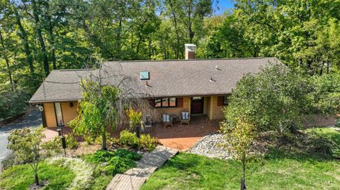 Photo of 5800 Cherokee Drive, Madeira, OH 45243 (MLS # 1865707)