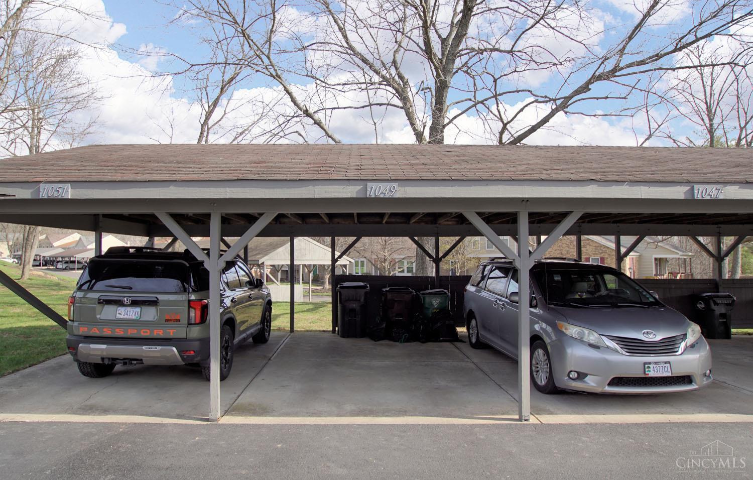 1049 Stratford Court