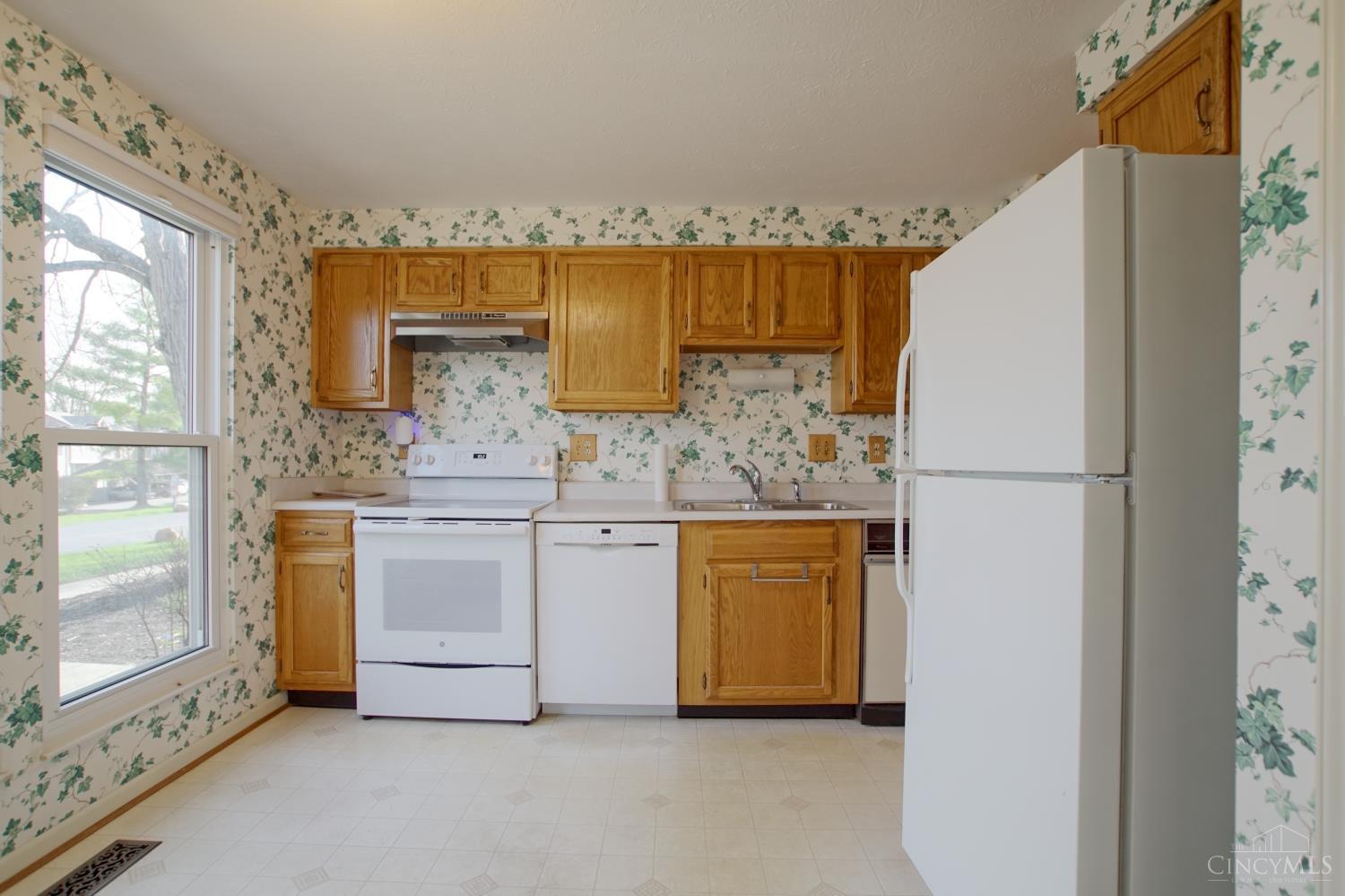 1049 Stratford Court