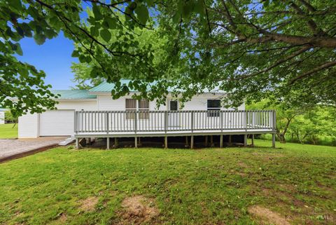 Homes For Sale - 32 Pleasant View Dr<br/> Manchester, OH 45144
