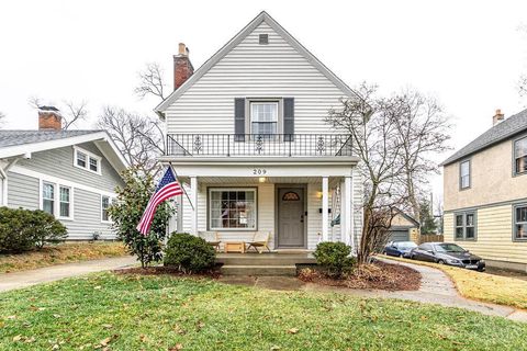 Photo of 209 Aberdeen Drive, Middletown, OH 45042 (MLS # 1864696)