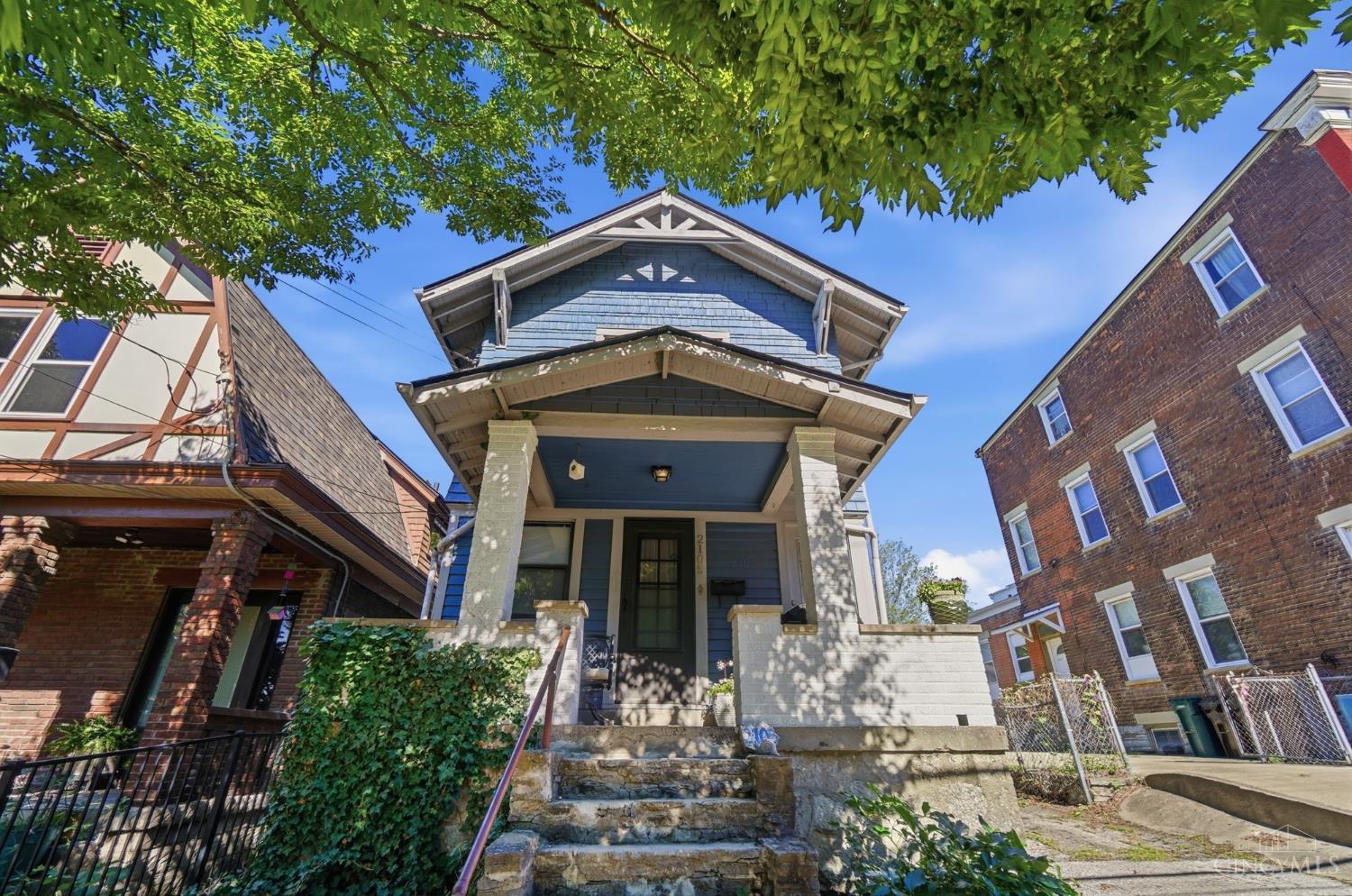2105 W Clifton Avenue