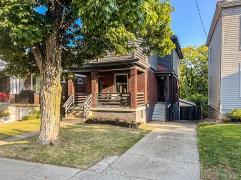 Photo of 2908 Montclair Avenue, Cincinnati, OH 45211 (MLS # 1854888)