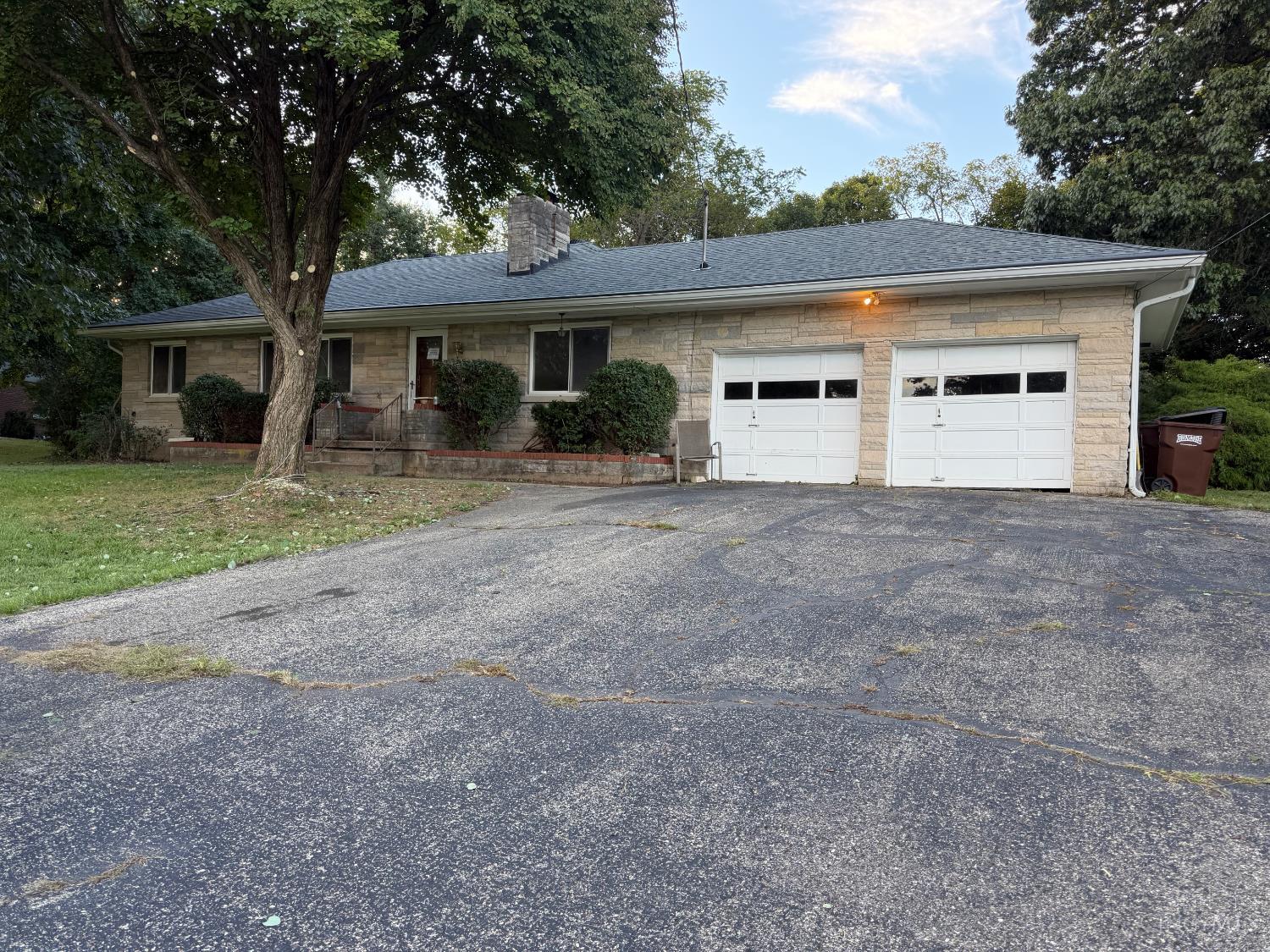 1585 Northview Circle