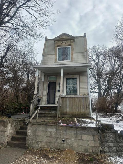 Photo of 1030 Considine Avenue, Cincinnati, OH 45205 (MLS # 1869673)
