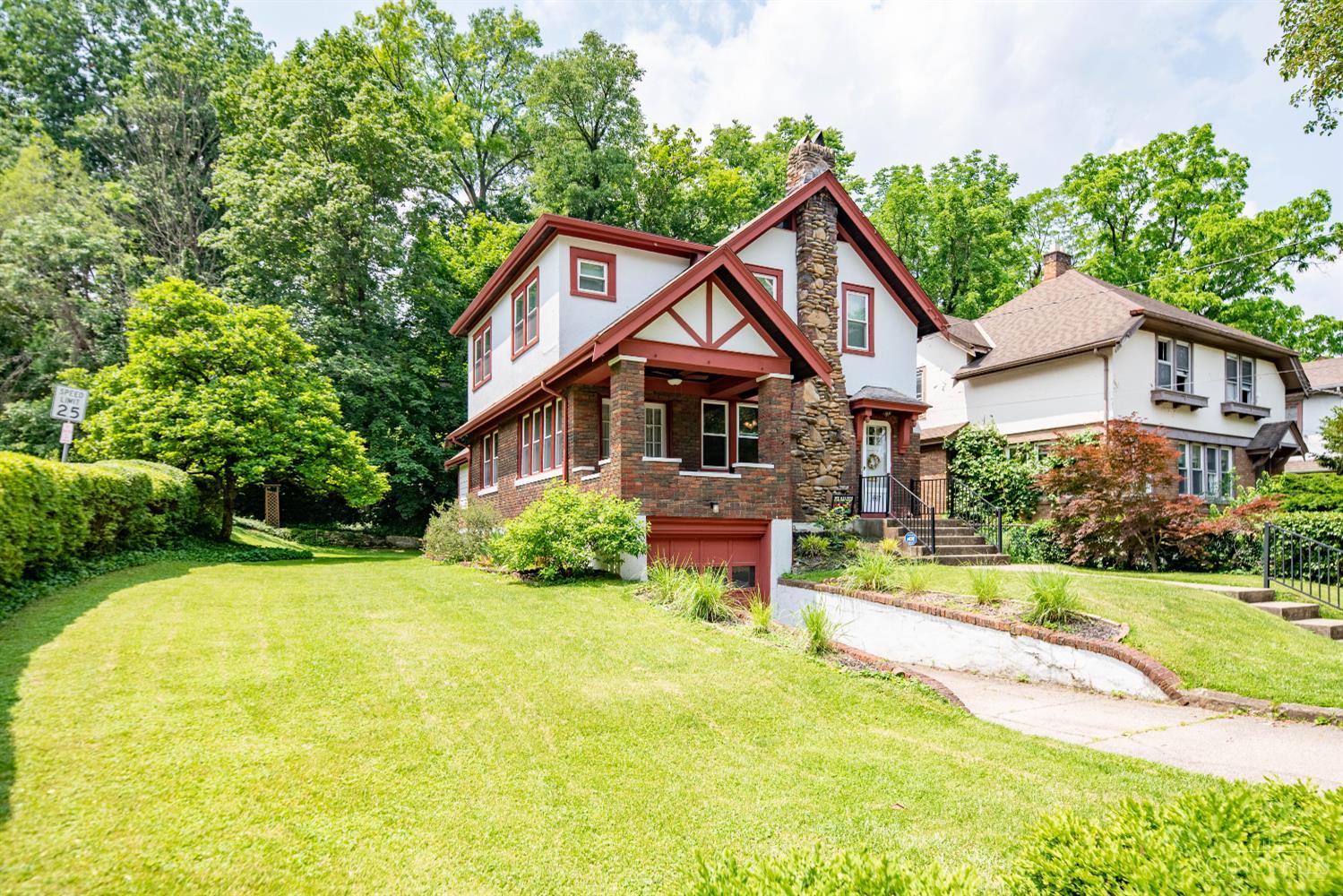 667 E Mitchell Avenue, Cincinnati, Ohio image 2