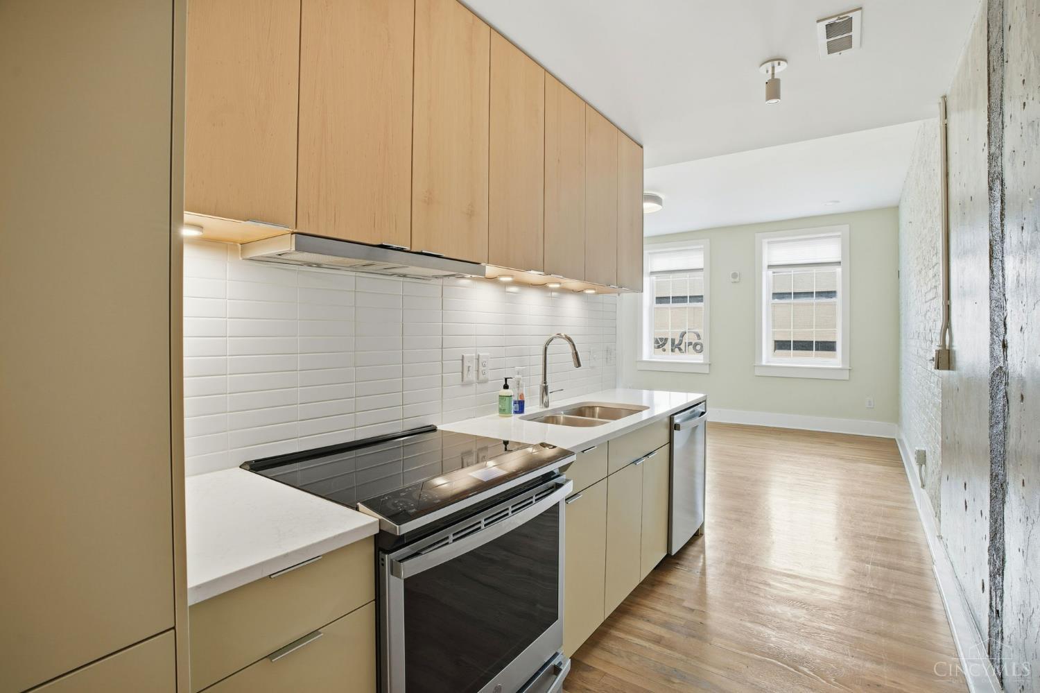 11 E Court Street 303