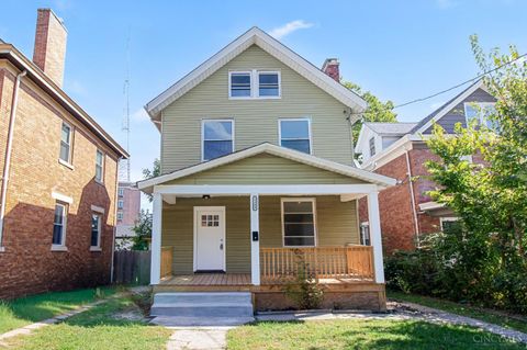 Photo of 2344 Highland Avenue, Cincinnati, OH 45219 (MLS # 1857380)