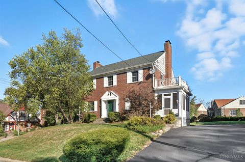 Photo of 1096 Sunnyslope Drive, Cincinnati, OH 45229 (MLS # 1858205)