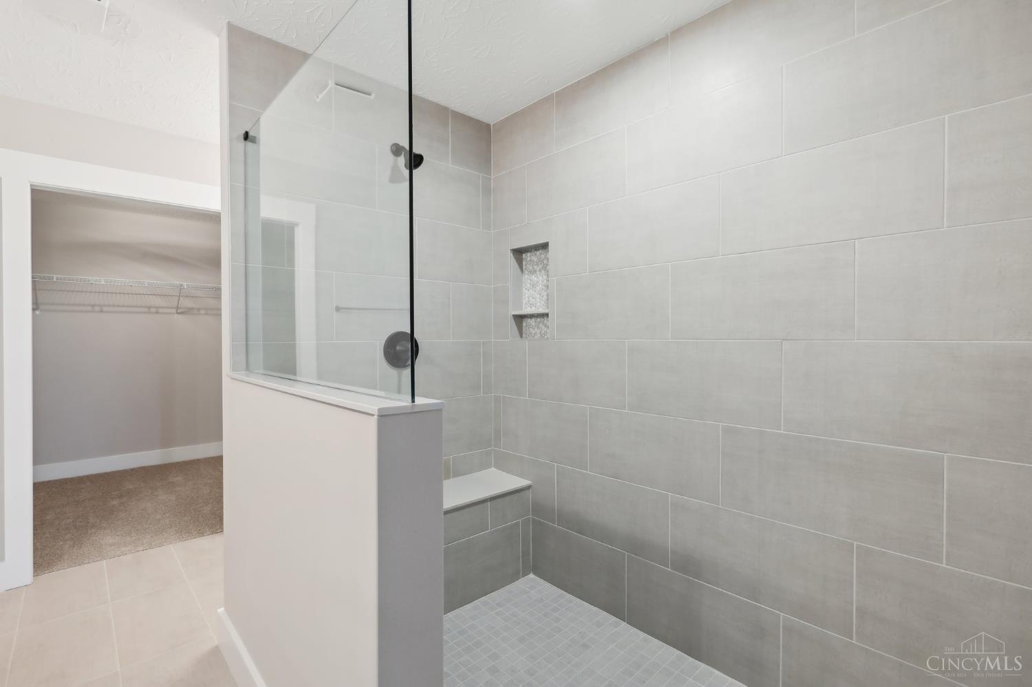 5017 Waterford Lane, Middletown, Ohio image 36